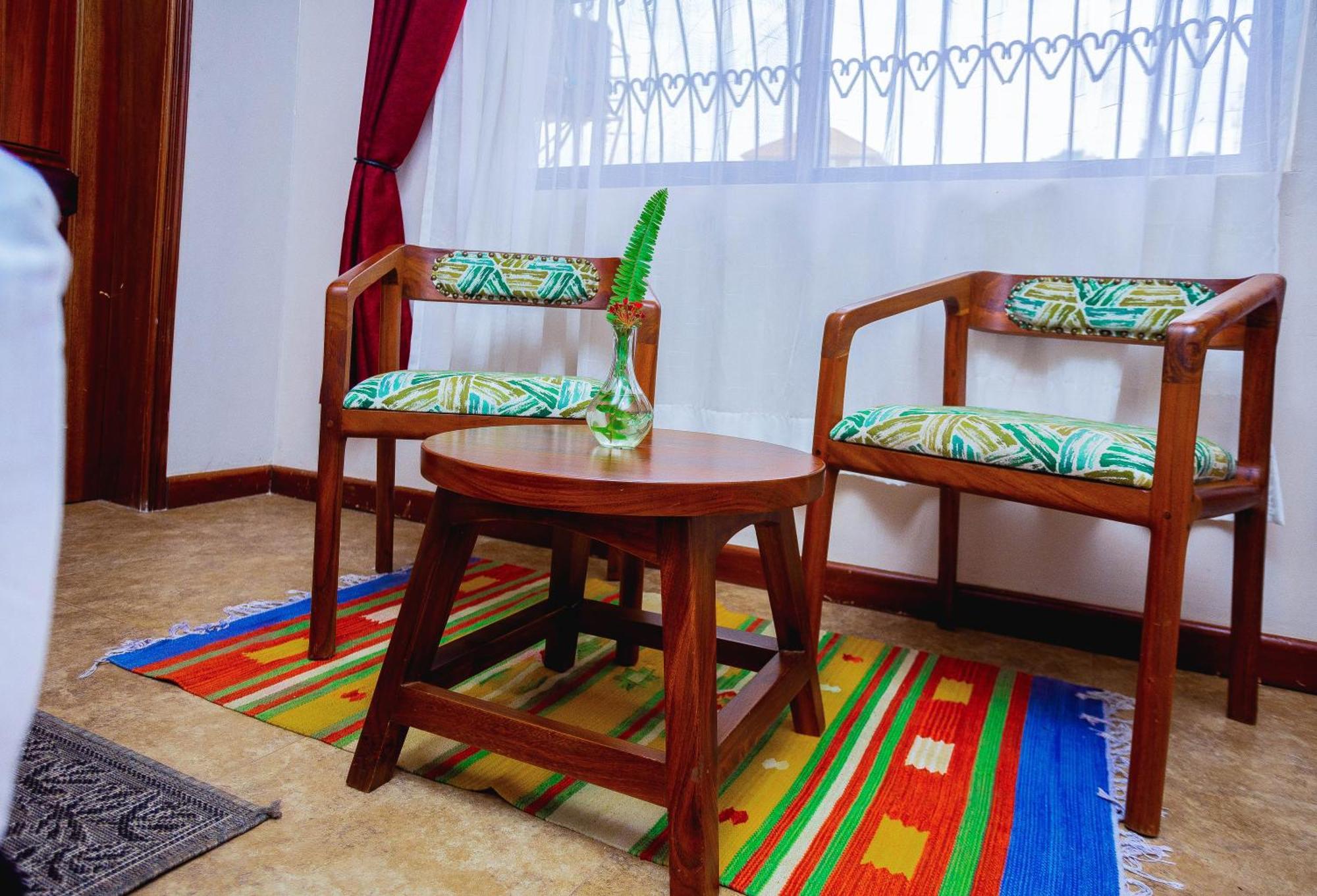 Gazelle Guest House 캄팔라 외부 사진