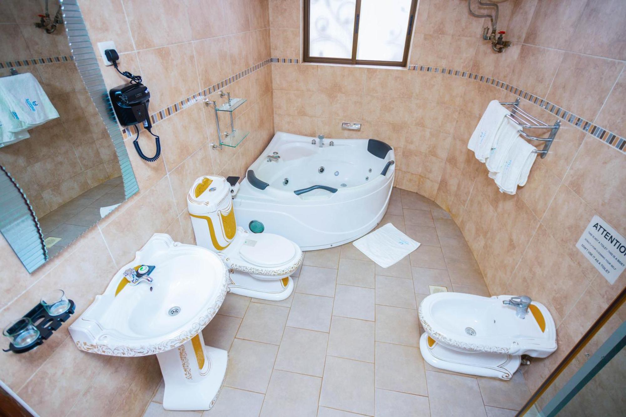 Gazelle Guest House 캄팔라 외부 사진